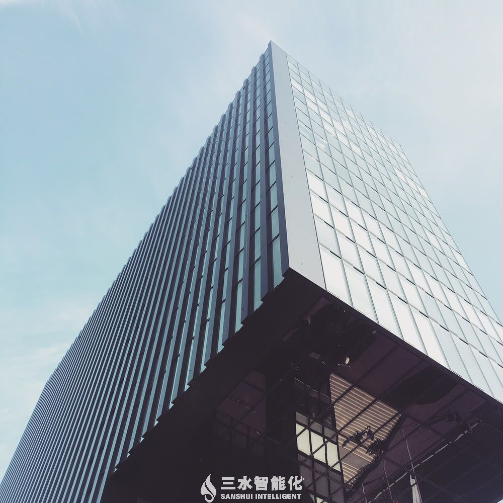 worm_s-eye view photography of concrete building.jpg